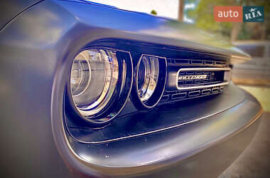 Купе Dodge Challenger 2018 в 