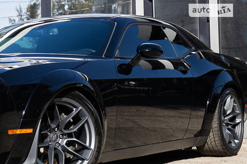 Купе Dodge Challenger 2018 в Киеве фото 22 Купе Dodge Challenger 2018 в Киеве