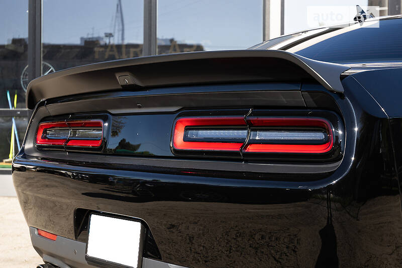 Купе Dodge Challenger 2018 в Киеве фото 26 Купе Dodge Challenger 2018 в Киеве