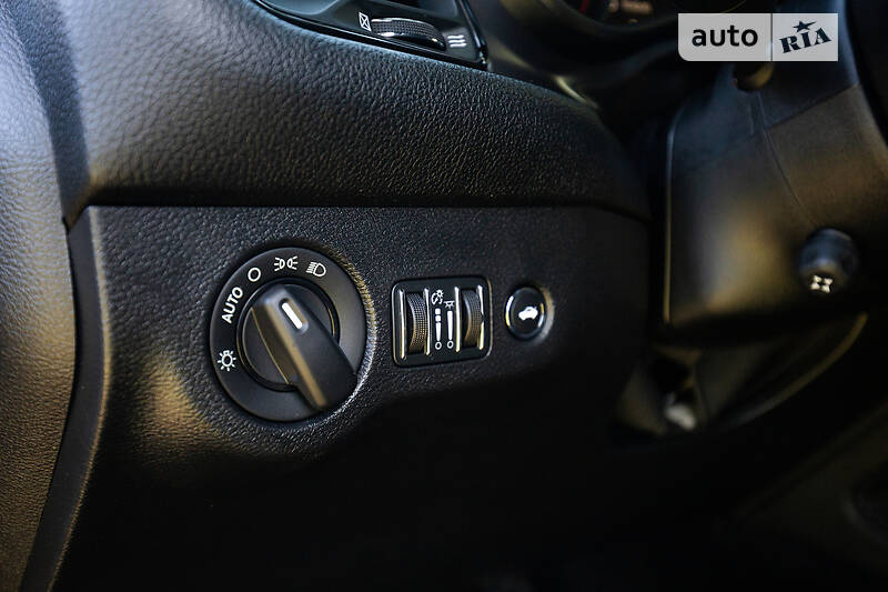 Купе Dodge Challenger 2018 в Киеве фото 48 Купе Dodge Challenger 2018 в Киеве