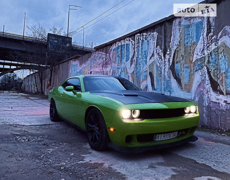 Купе Dodge Challenger 2017 в Киеве