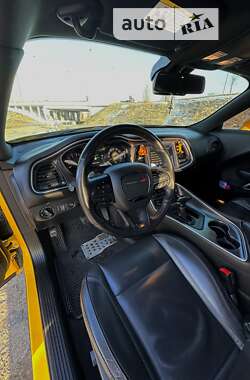 Купе Dodge Challenger 2017 в 