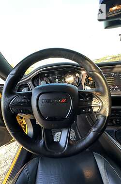 Купе Dodge Challenger 2017 в 