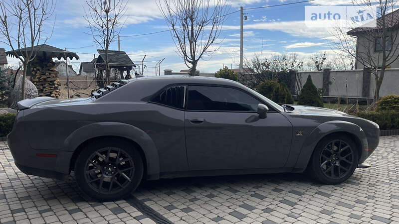 Купе Dodge Challenger 2018 в Івано-Франківську