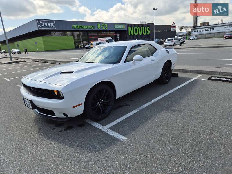 Купе Dodge Challenger 2017 в Києві
