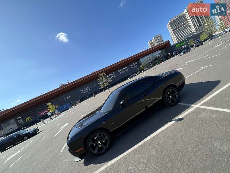 Купе Dodge Challenger 2015 в Киеве