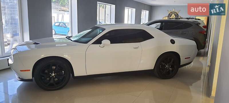 Купе Dodge Challenger 2016 в Києві