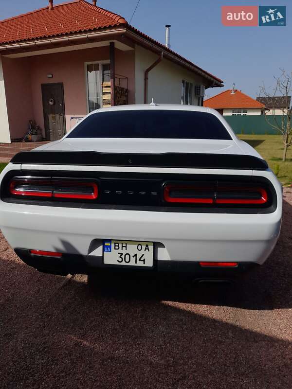 Купе Dodge Challenger 2016 в Києві