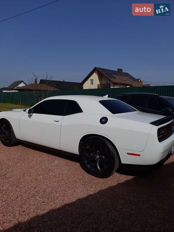 Купе Dodge Challenger 2016 в Киеве