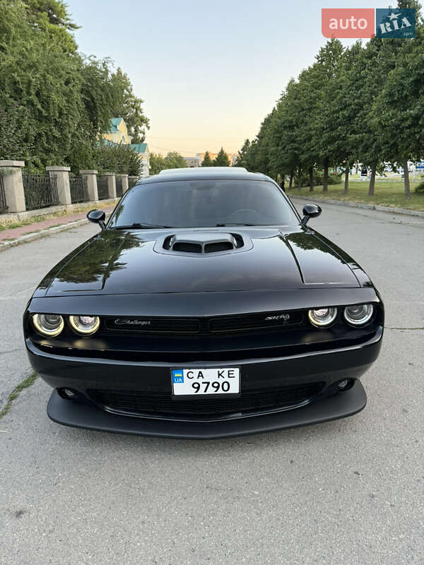 Dodge Challenger 2020