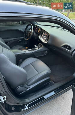 Купе Dodge Challenger 2020 в 