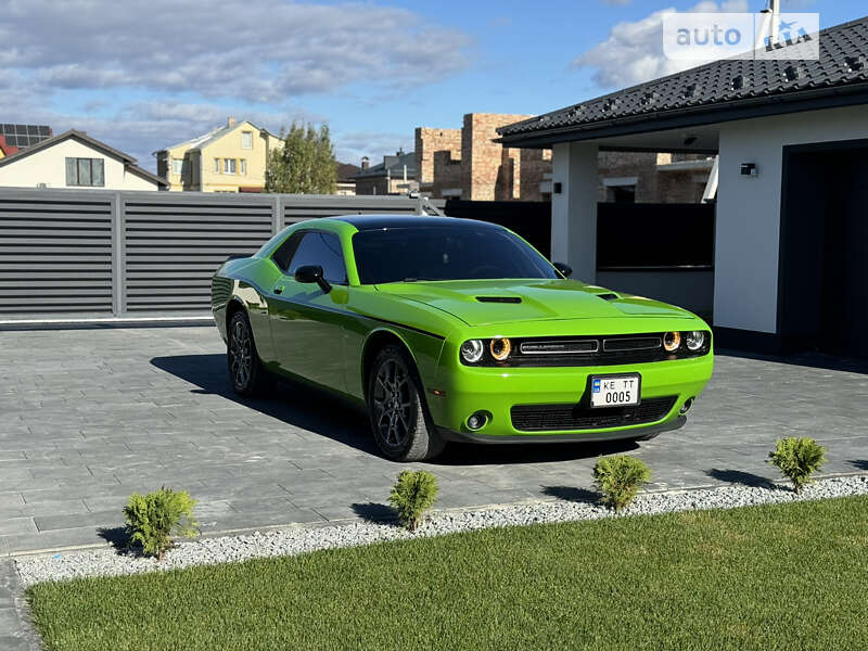 Купе Dodge Challenger 2017 в Ивано-Франковске