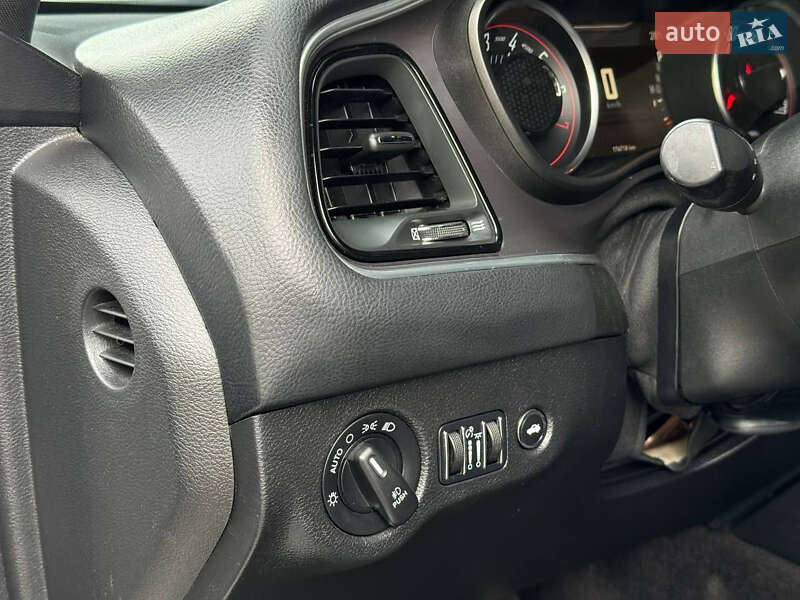 Купе Dodge Challenger 2017 в Шепетівці