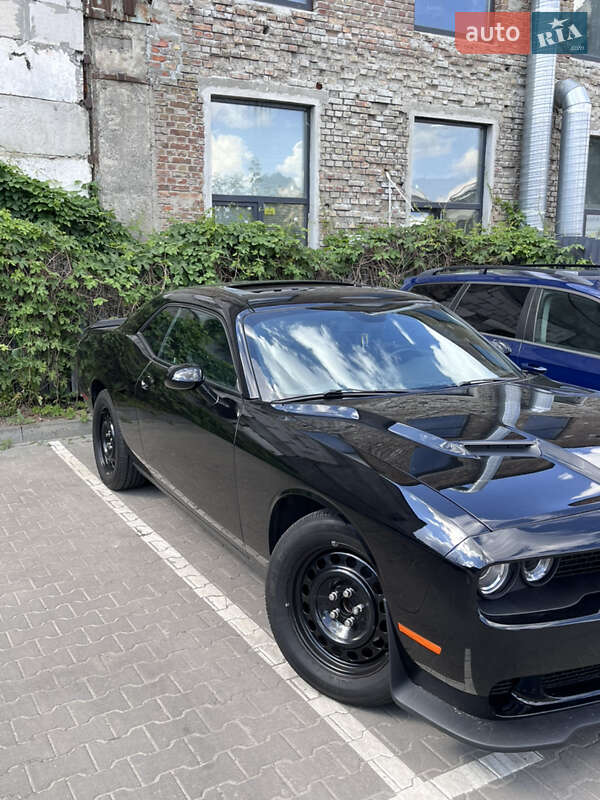 Купе Dodge Challenger 2017 в Києві