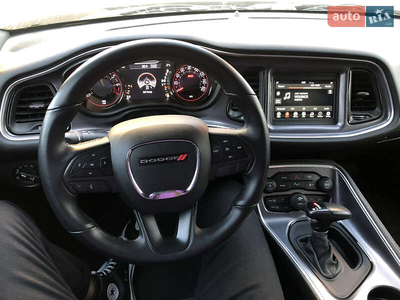 Купе Dodge Challenger 2017 в Києві