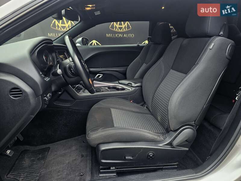 Купе Dodge Challenger 2017 в Киеве