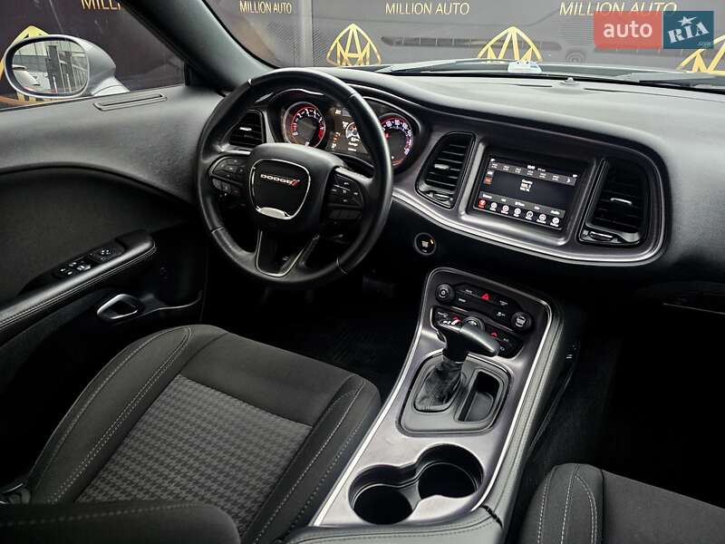 Купе Dodge Challenger 2017 в Киеве