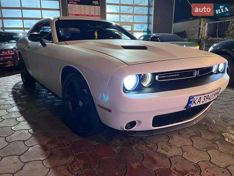 Купе Dodge Challenger 2016 в Киеве