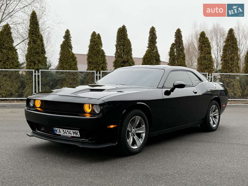 Купе Dodge Challenger 2015 в Смеле