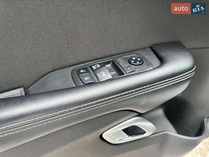 Купе Dodge Challenger 2019 в Киеве