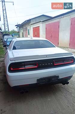 Купе Dodge Challenger 2017 в 