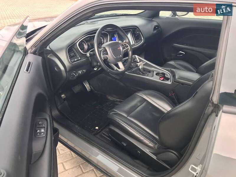 Купе Dodge Challenger 2017 в Львове