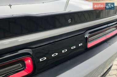 Купе Dodge Challenger 2017 в 