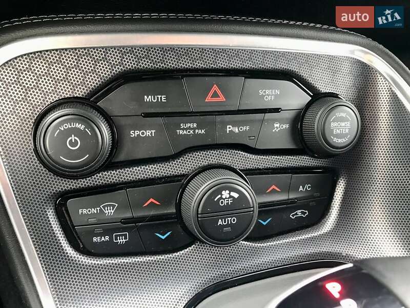 Купе Dodge Challenger 2017 в Львове