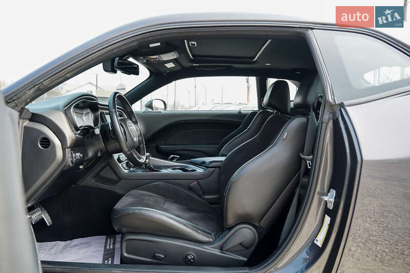 Купе Dodge Challenger 2019 в Черновцах