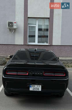 Купе Dodge Challenger 2017 в 