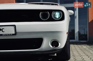 Купе Dodge Challenger 2018 в 