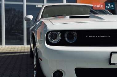 Купе Dodge Challenger 2018 в 