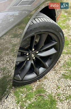 Купе Dodge Challenger 2021 в 