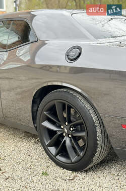 Купе Dodge Challenger 2021 в 