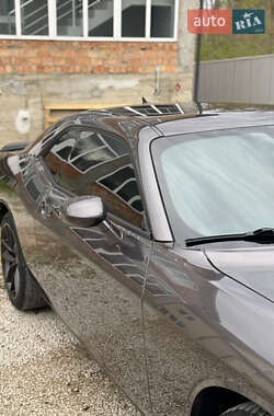 Купе Dodge Challenger 2021 в 