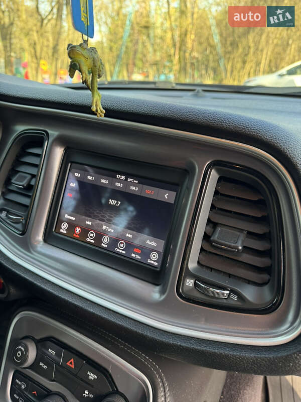 Купе Dodge Challenger 2018 в Кременчуге