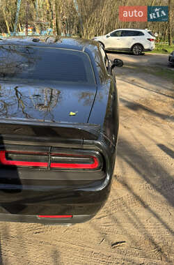 Купе Dodge Challenger 2018 в 