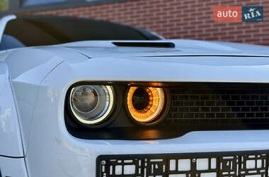 Купе Dodge Challenger 2018 в 