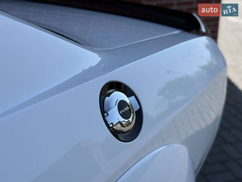 Купе Dodge Challenger 2018 в Львові