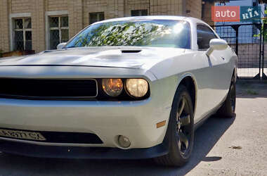Купе Dodge Challenger 2013 в Києві