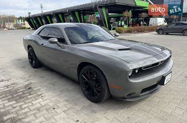 Купе Dodge Challenger 2018 в 