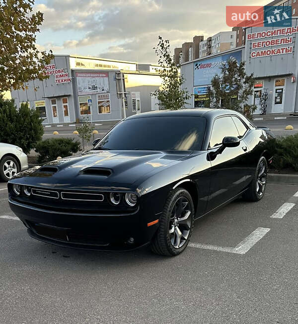 Купе Dodge Challenger 2019 в 