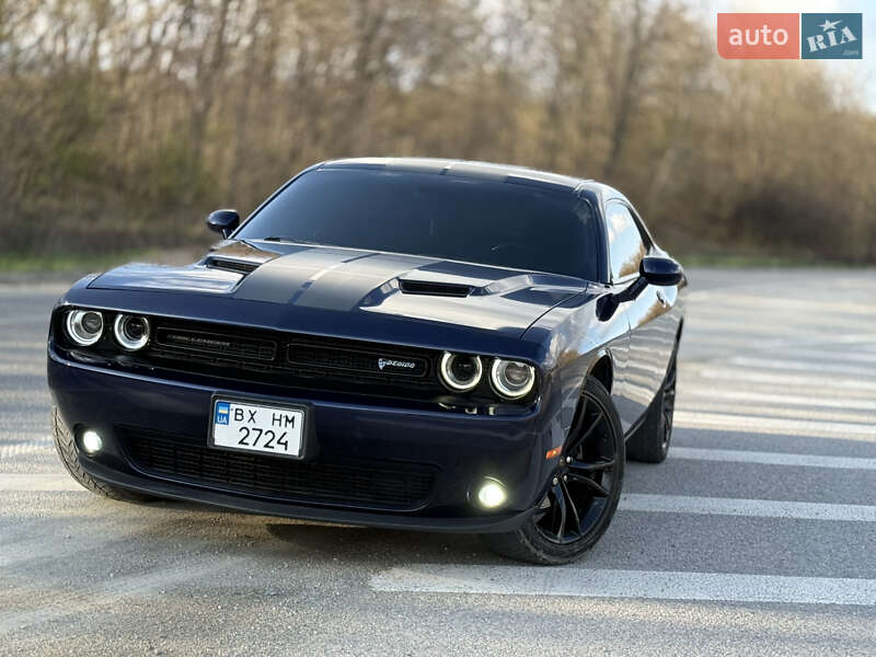 Купе Dodge Challenger 2016 в Каменец-Подольском