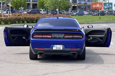 Купе Dodge Challenger 2020 в 