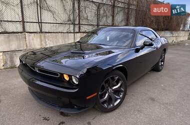 Купе Dodge Challenger 2017 в 