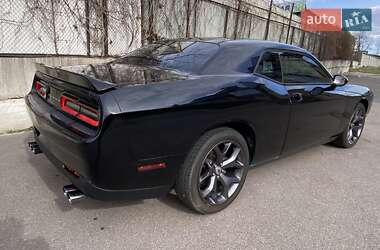 Купе Dodge Challenger 2017 в 