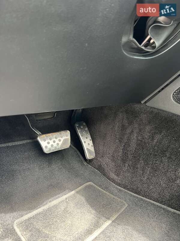 Купе Dodge Challenger 2016 в Киеве