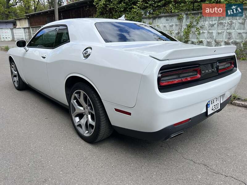 Купе Dodge Challenger 2016 в Киеве