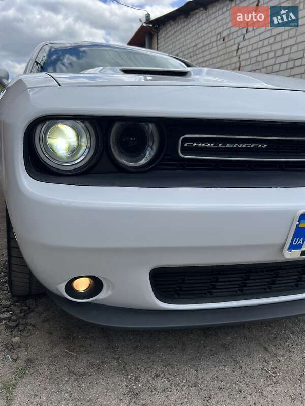 Купе Dodge Challenger 2016 в Киеве