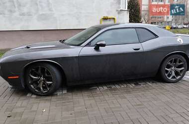 Купе Dodge Challenger 2017 в 
